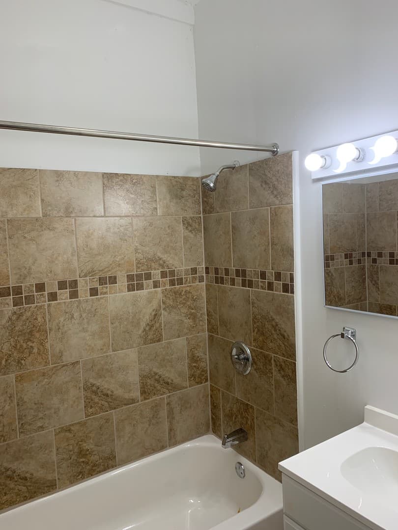 York House: 233 E Philadelphia St Apt 2,
