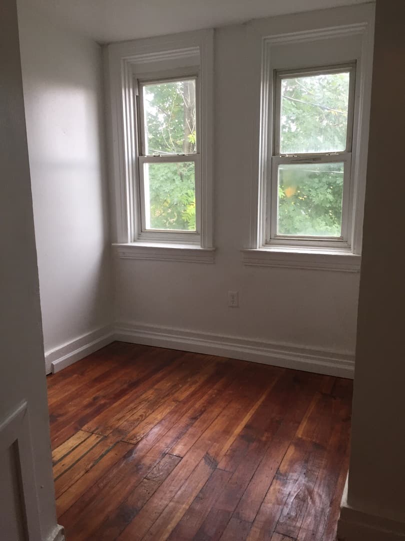 York House: 458 S Pershing Ave,