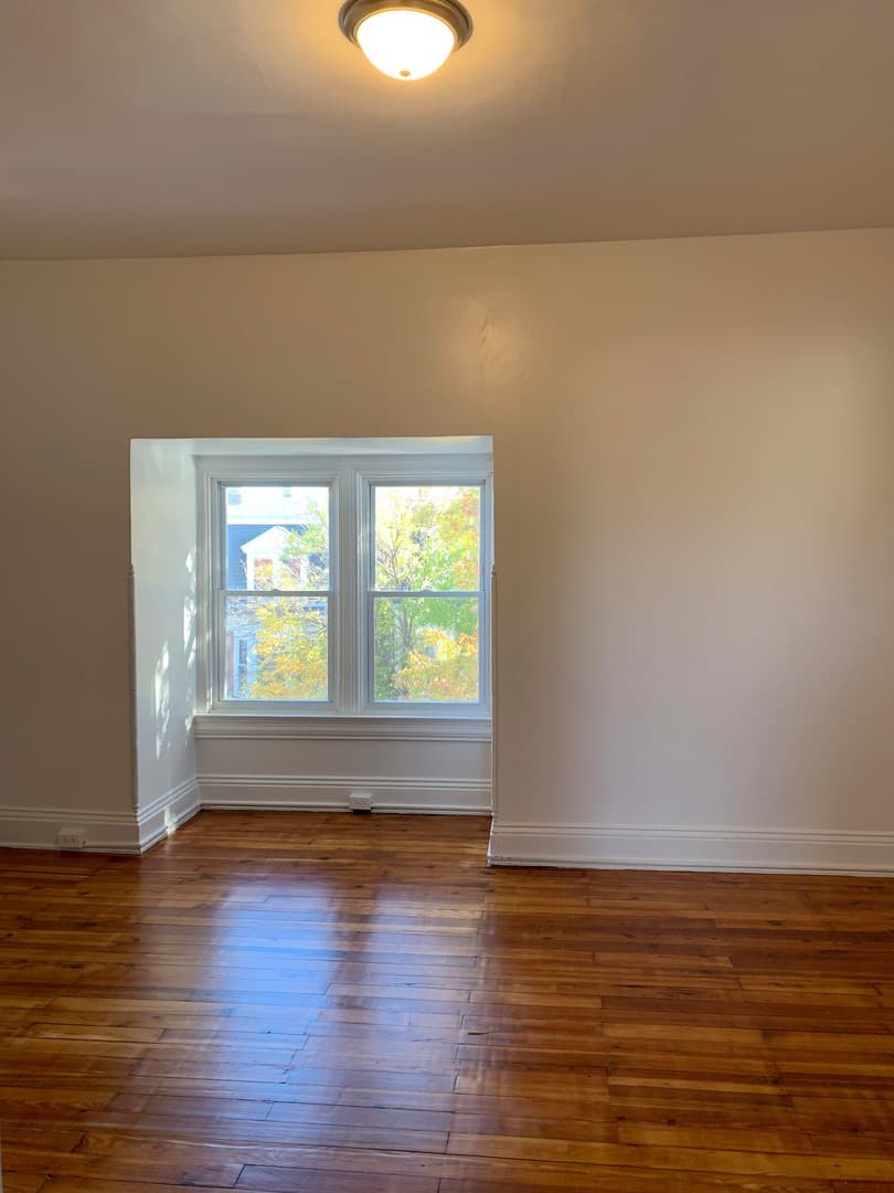 York House: 609 Wallace St Apt 2