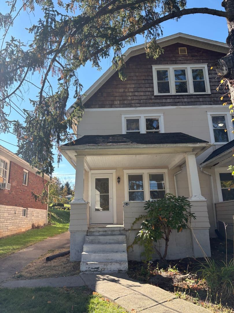 South Williamsport House: 362 Fisher St Unit 1F