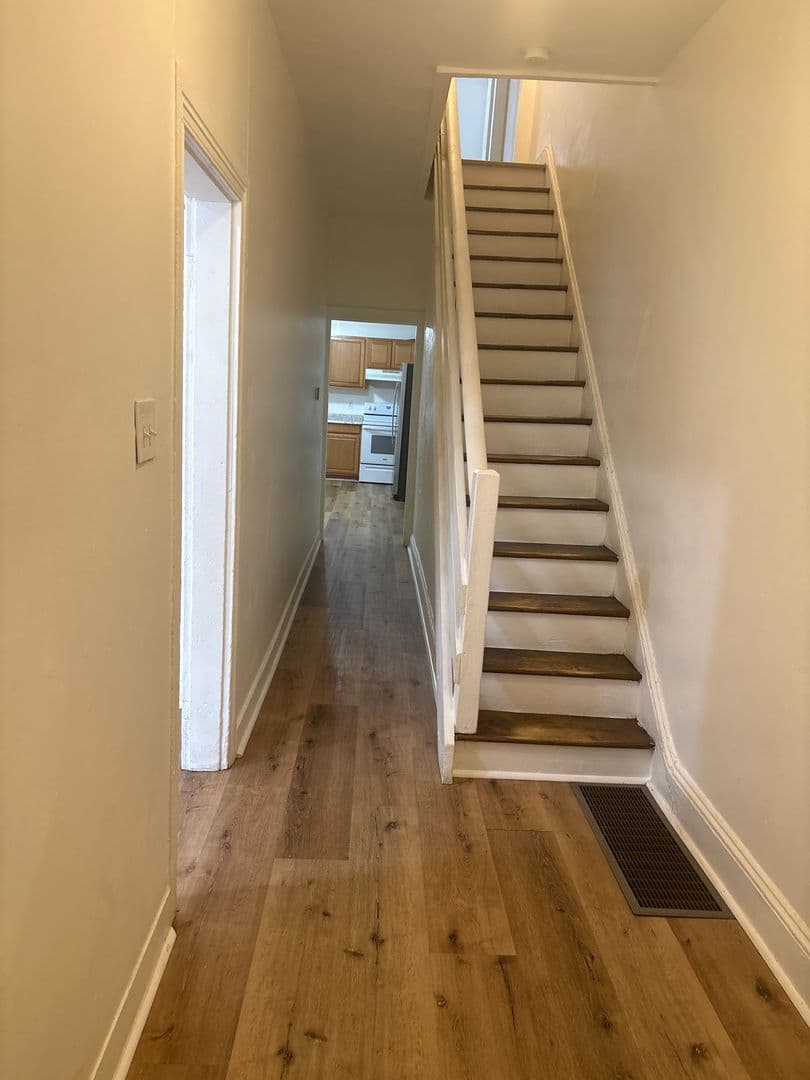 York House: 346 E King St