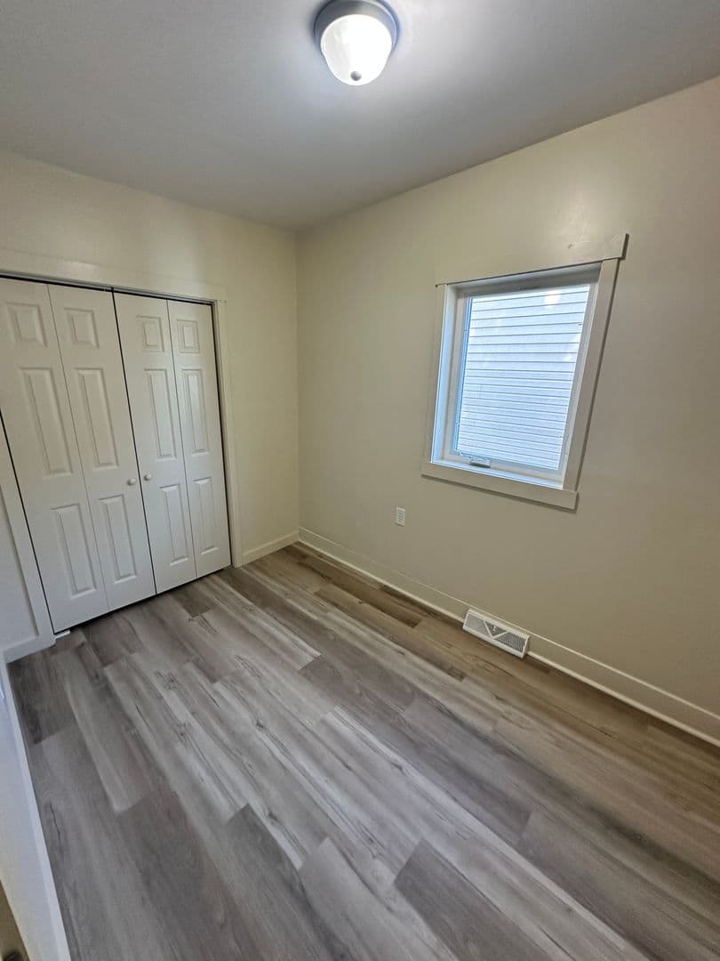York House: 350 W Gas Avenue