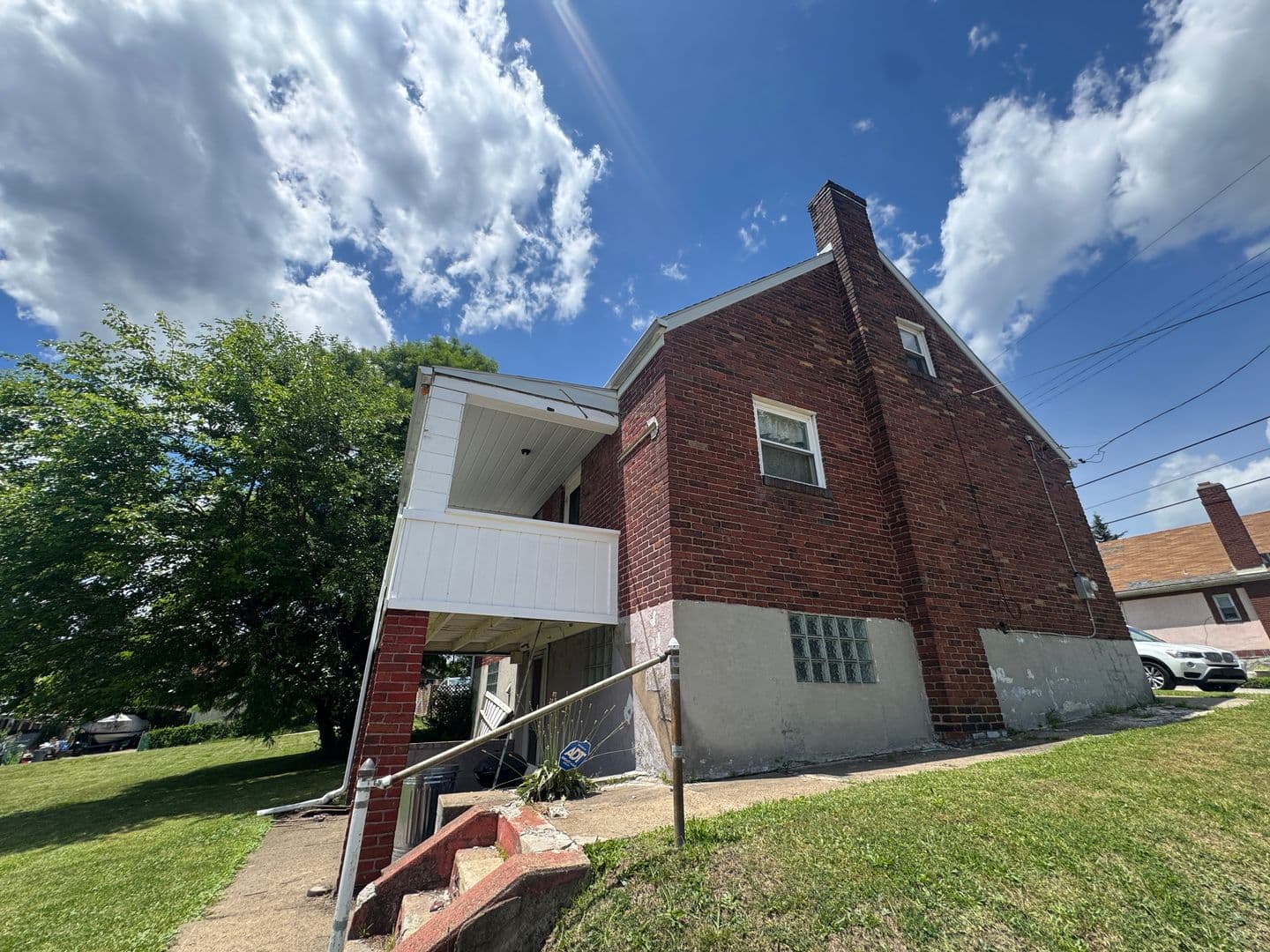 Duquesne House: 701 Mehaffey St