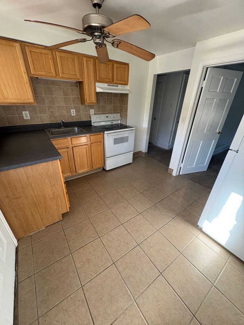 South Williamsport House: 362 Fisher St Unit 3R