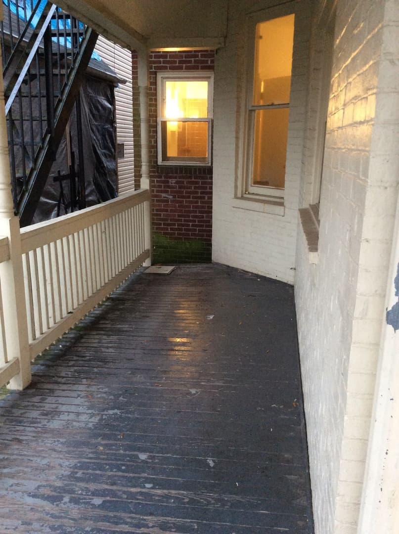 York House: 729 W Poplar St Apt 1