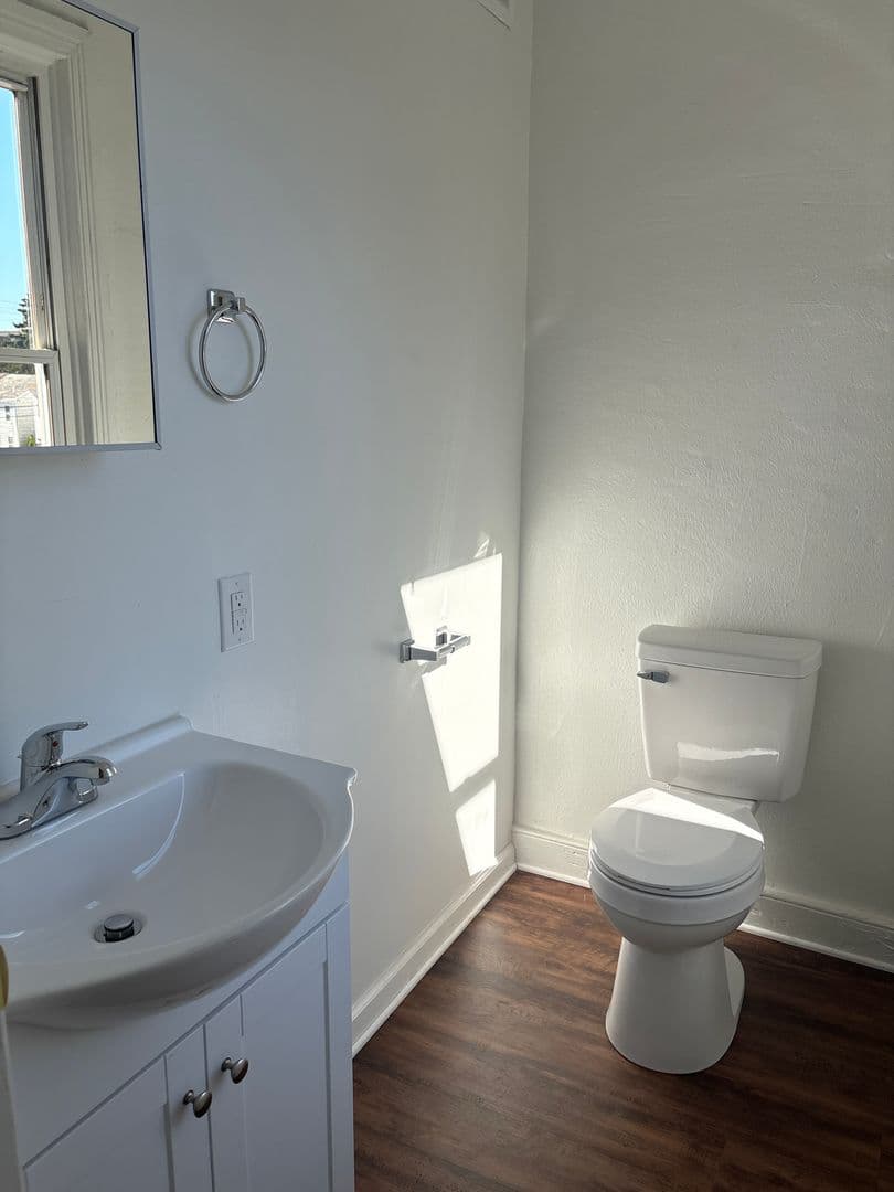 York House: 624 E Philadelphia Street
