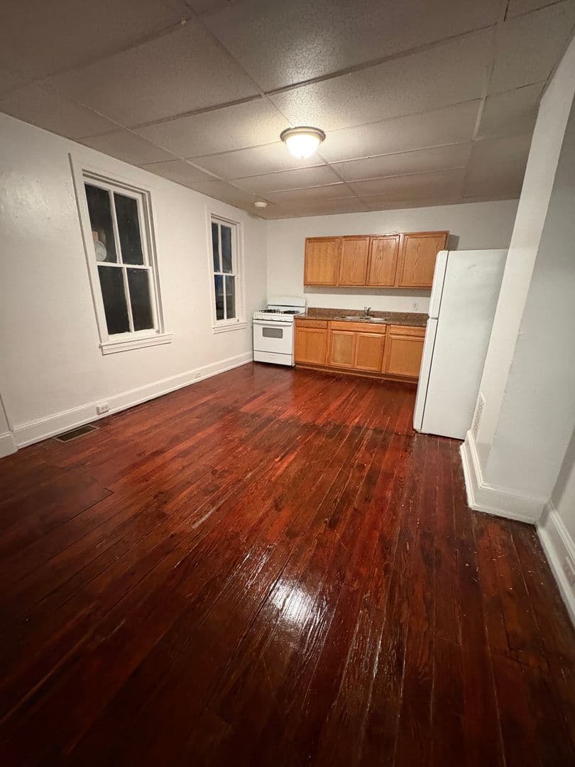 York House: 260 E King St Apt 2,