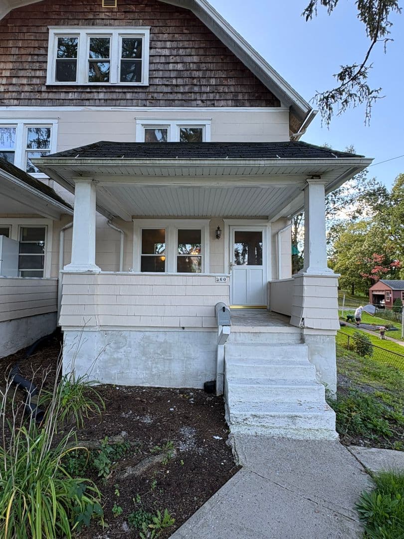 South Williamsport House: 362 Fisher St Unit 2R