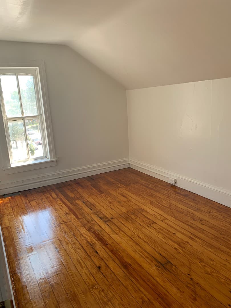York House: 233 E Philadelphia St Apt 2,