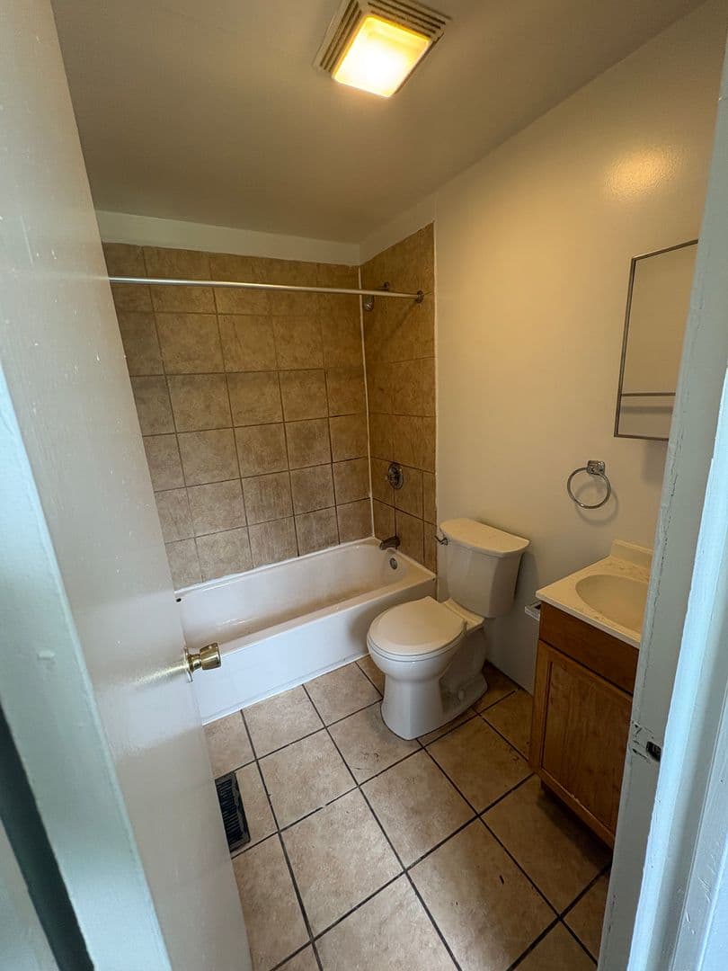 York House: 518 N Pershing Ave Apt 1,