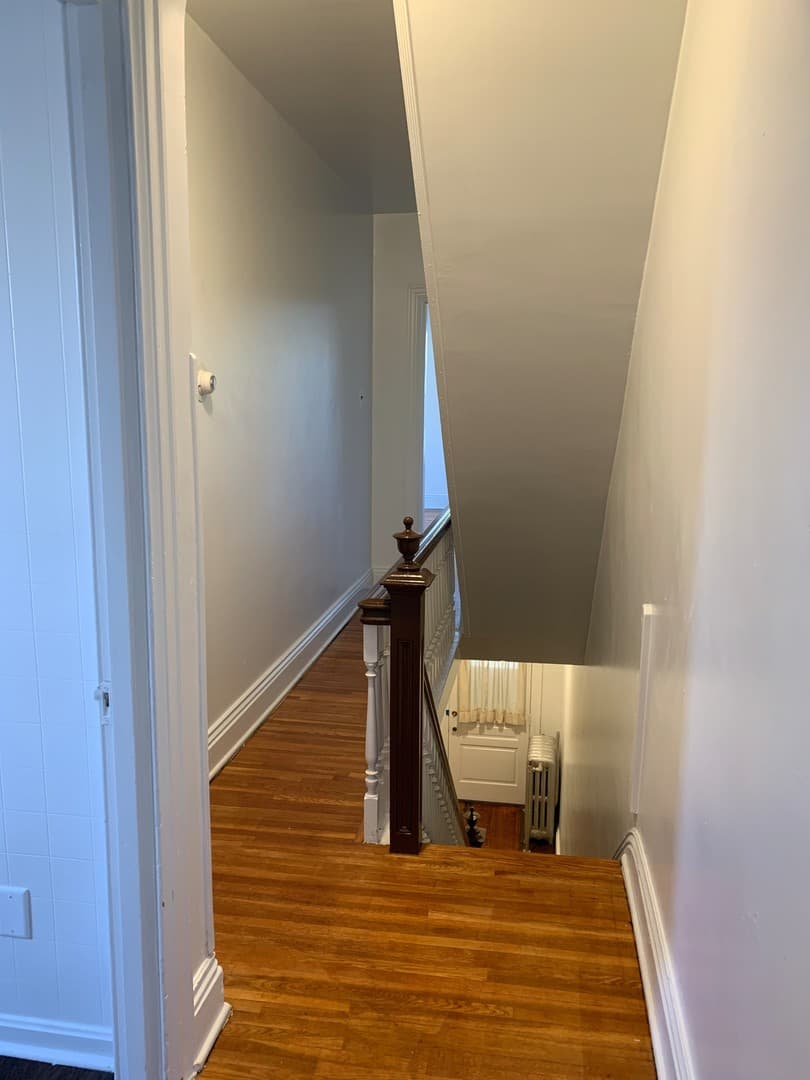 York House: 609 Wallace St Apt 2