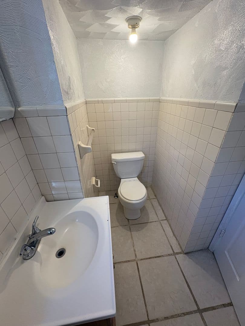 South Williamsport House: 362 Fisher St Unit 1F