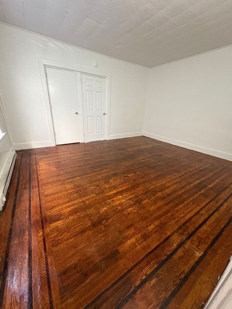 York House: 315 Carlisle Ave Apt 1,