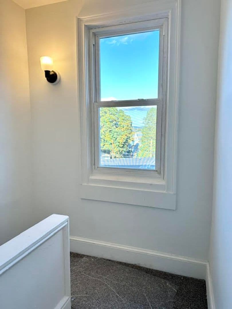 York House: 241 N. Newberry St., Unit 2