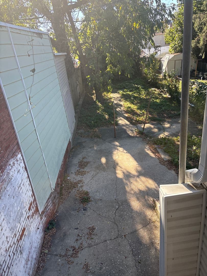 York House: 140 E College Ave,