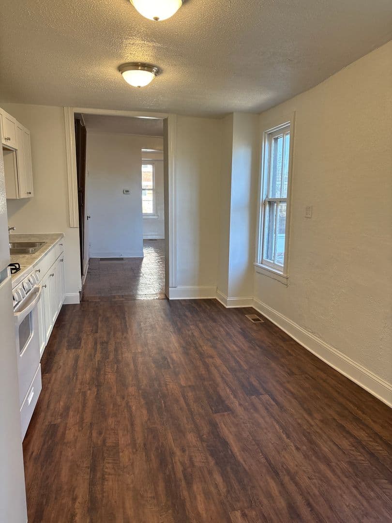 York House: 624 E Philadelphia Street