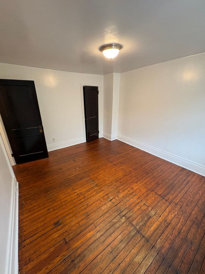 Harrisburg House: 2042 Zarker St (Capitol RE)