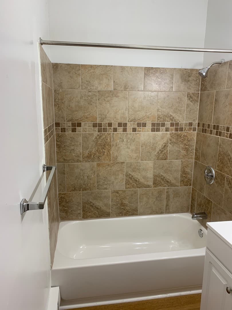 York House: 233 E Philadelphia St Apt 2,