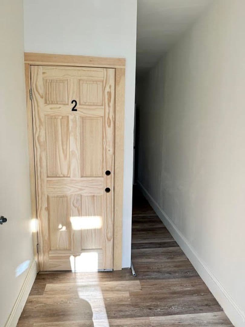 York House: 241 N. Newberry St., Unit 2