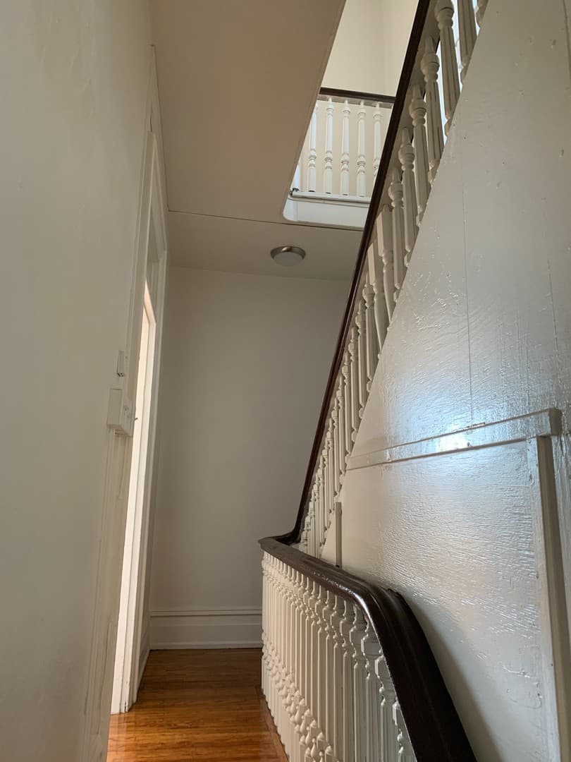York House: 233 E Philadelphia St Apt 2,