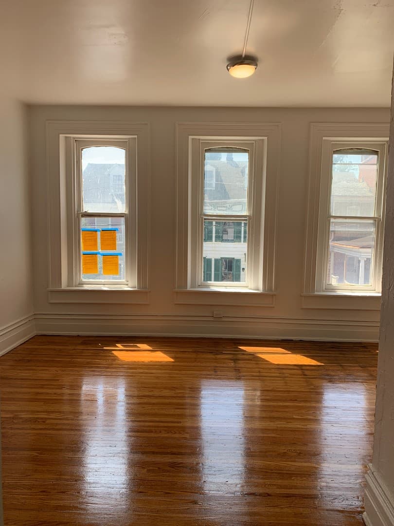 York House: 233 E Philadelphia St Apt 2,