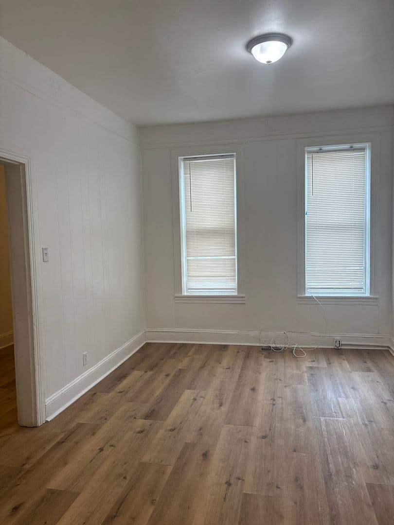 York House: 346 E King St