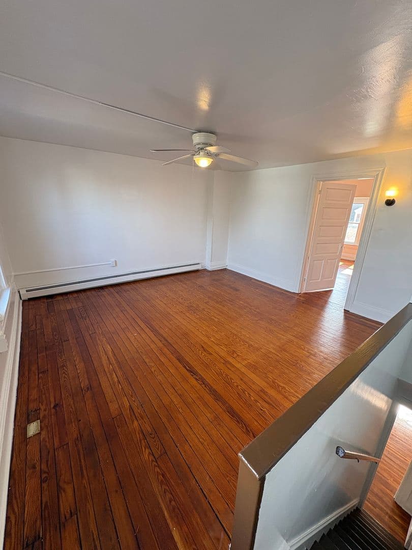 York House: 609 Wallace St Apt 2