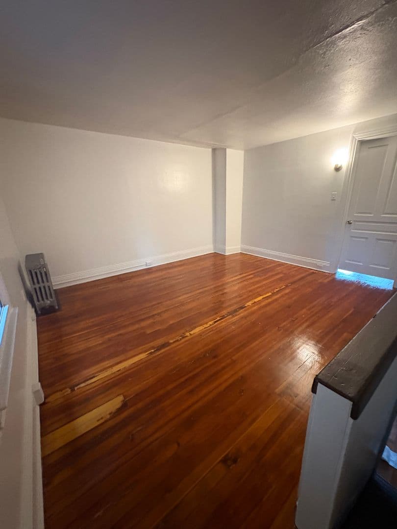 York House: 618 W Princess St,