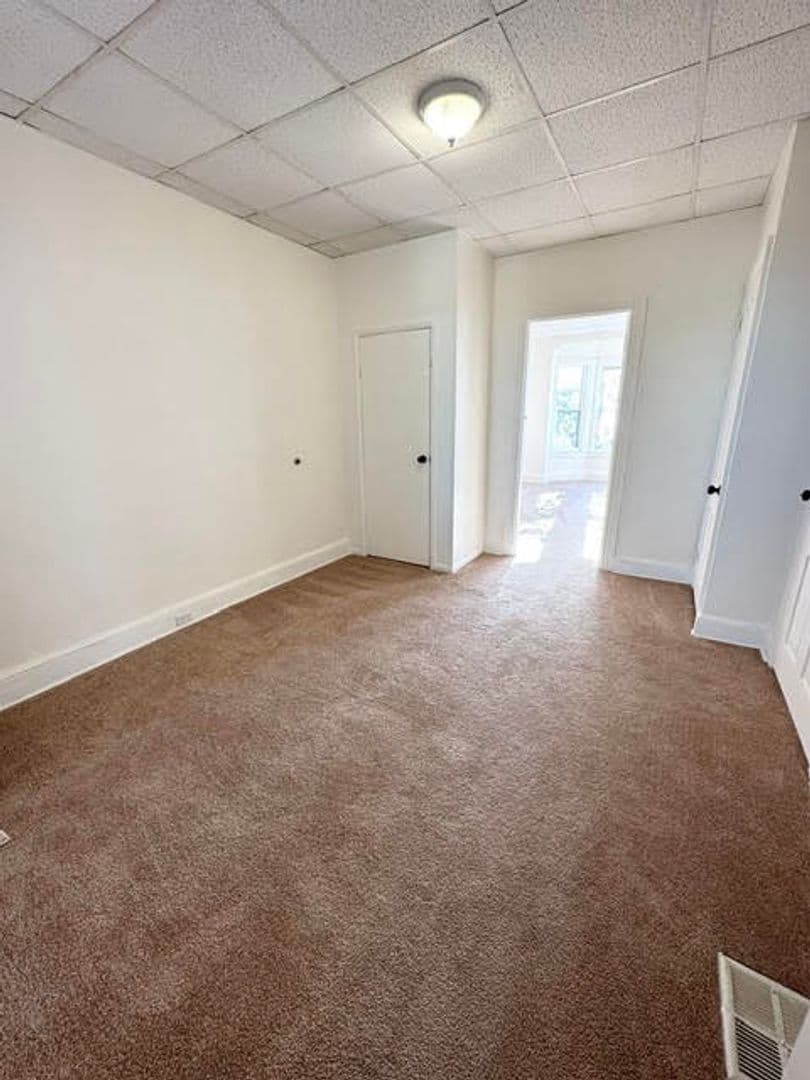 York House: 241 N. Newberry St., Unit 2