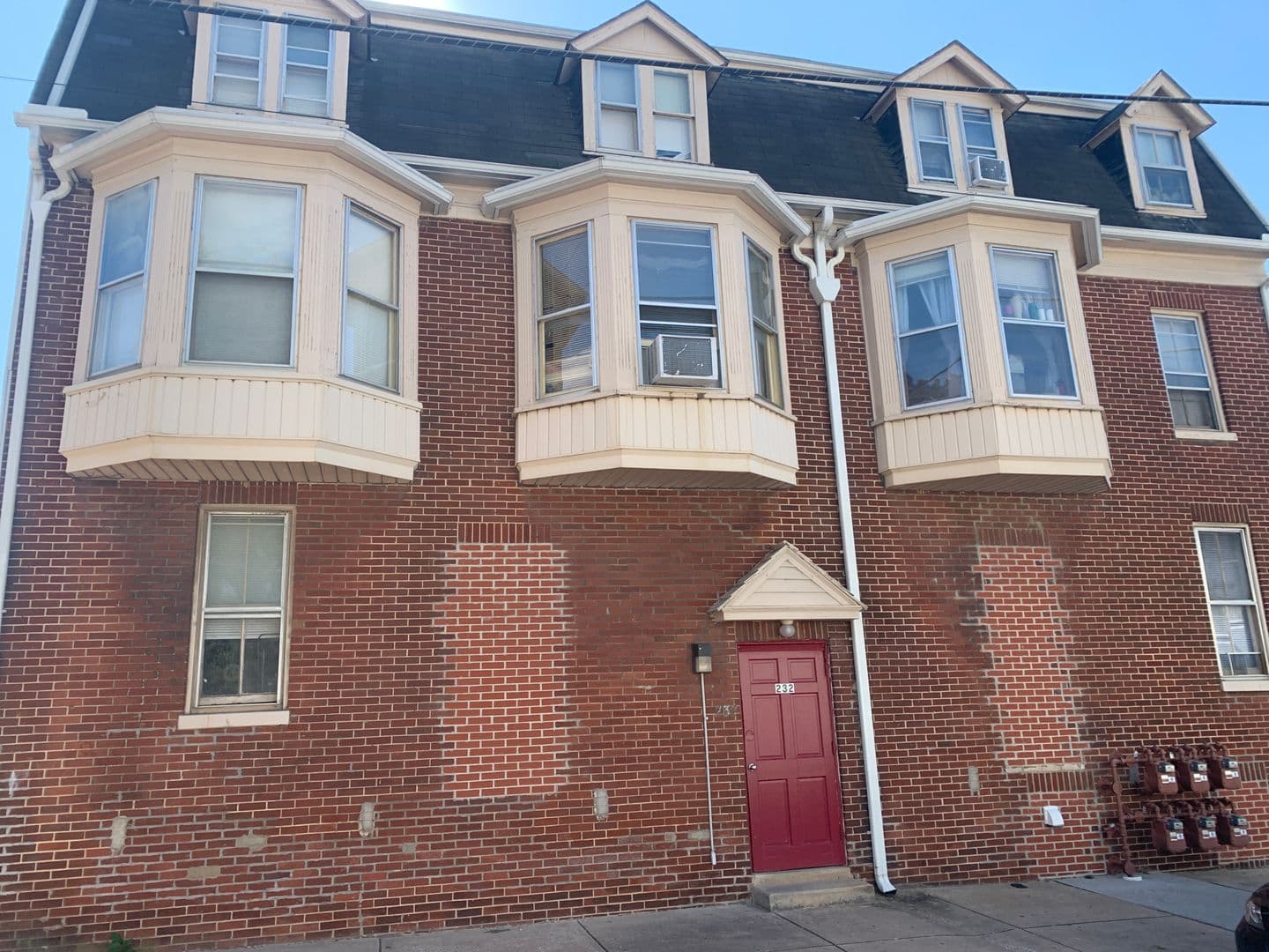 York House: 232 E King St Apt 2