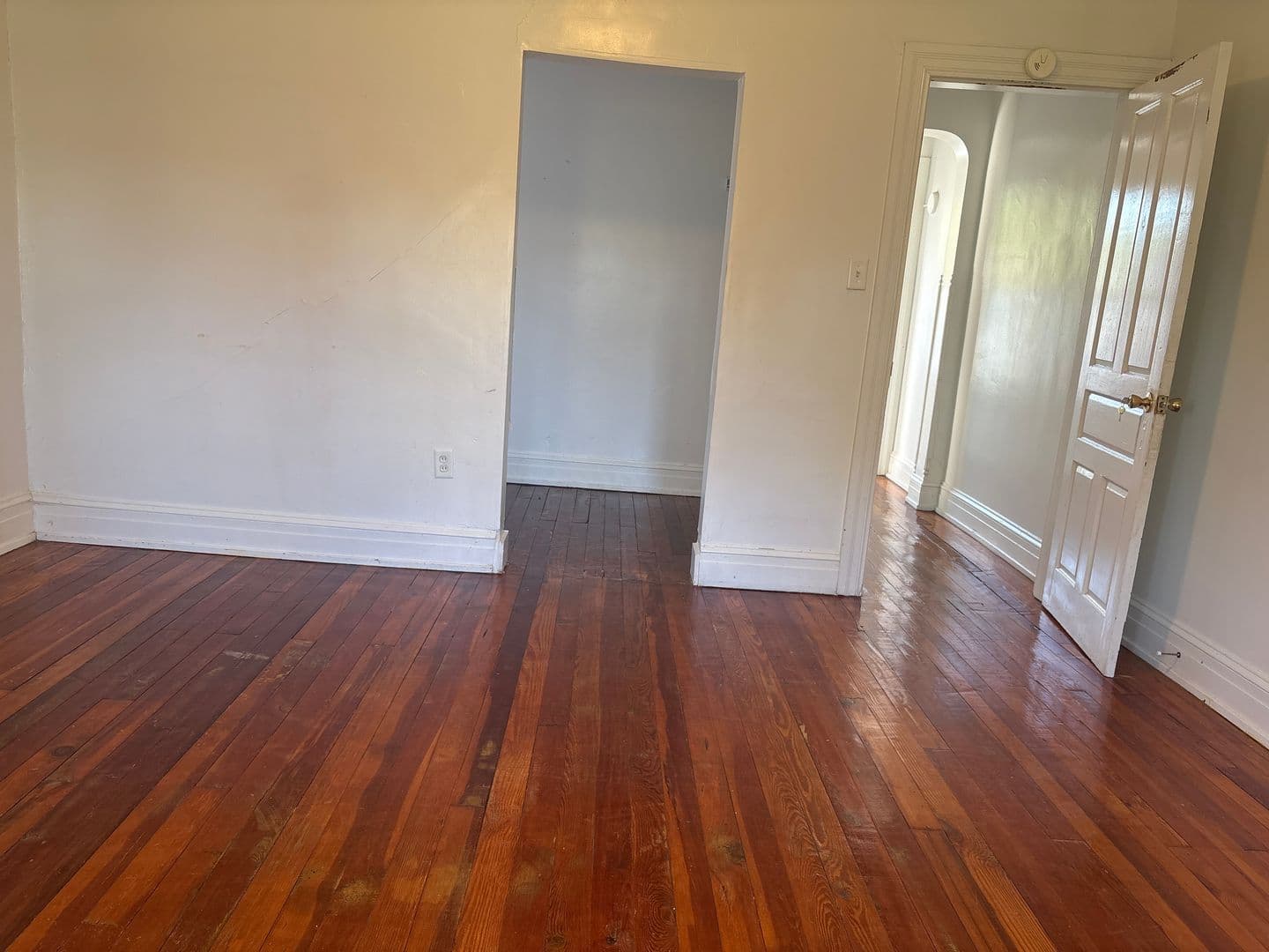 York House: 419 Lindberg Ave
