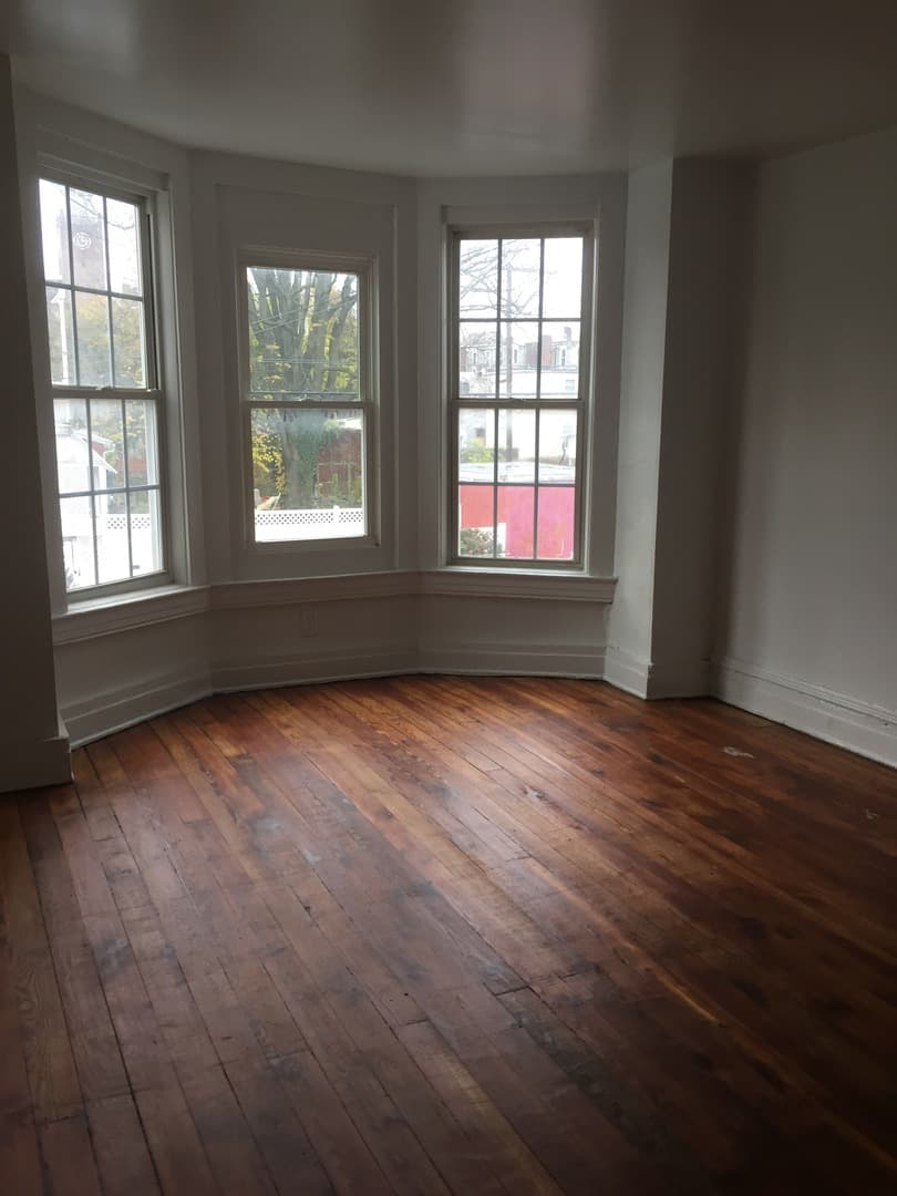 York House: 458 S Pershing Ave,