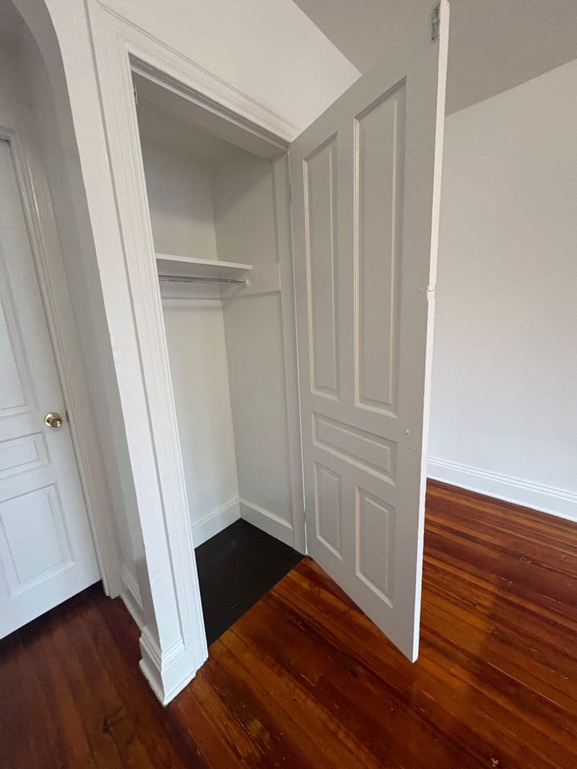 York House: 618 W Princess St,