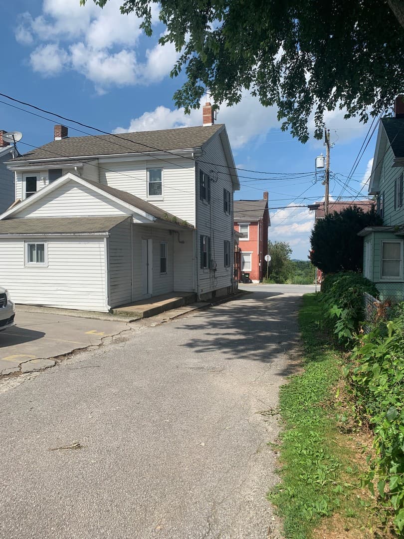 East Prospect House: 12 N Main St Apt A