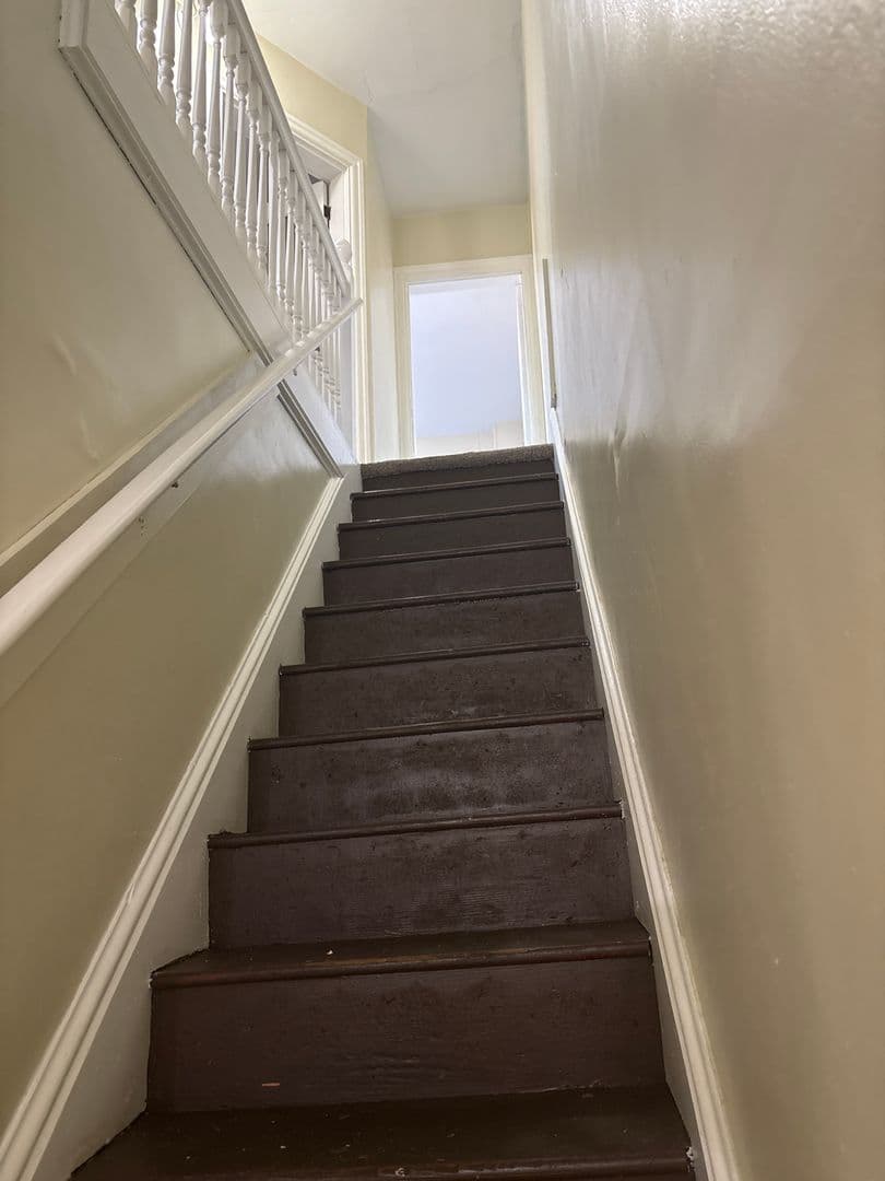York House: 1117 W King St