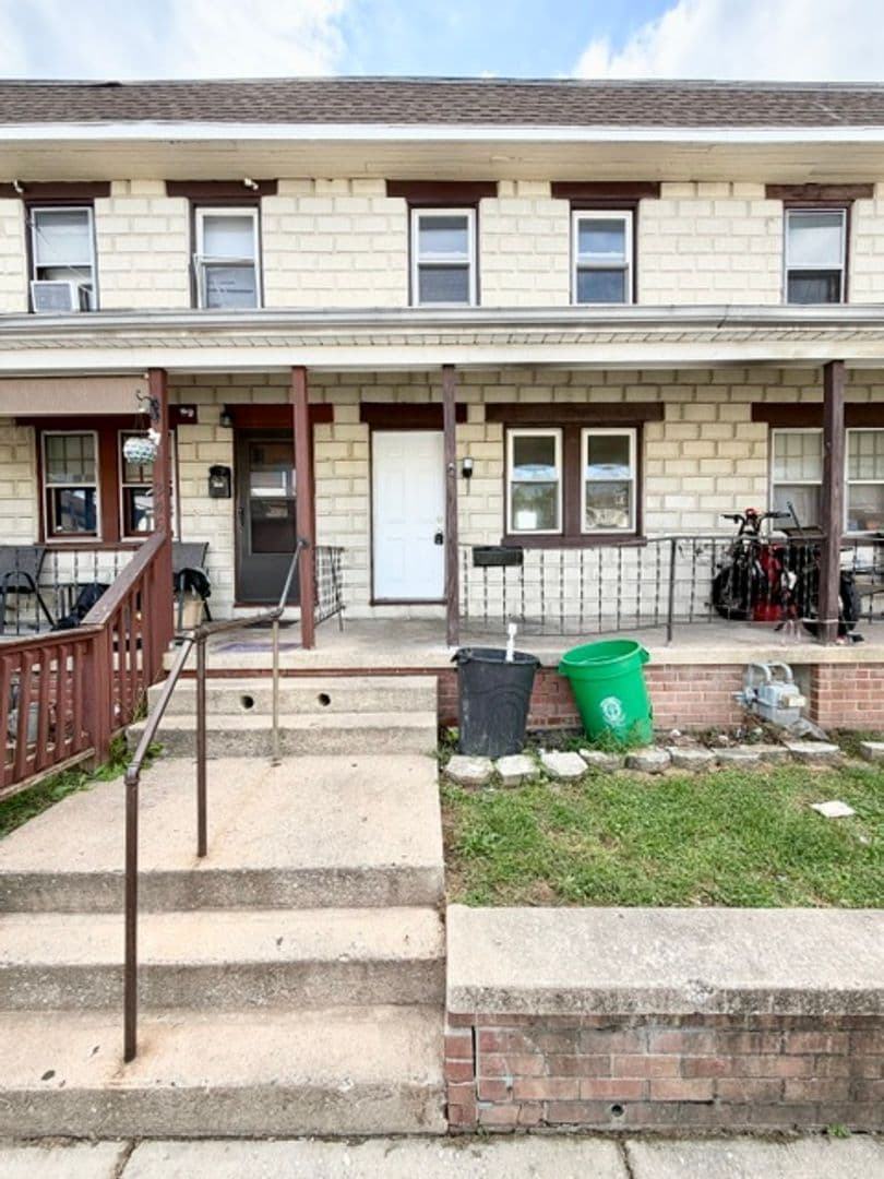 York House: 344 Lexington St
