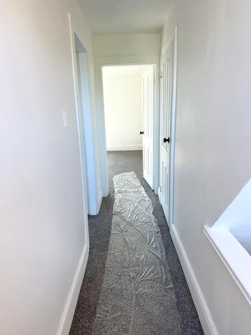 York House: 241 N. Newberry St., Unit 2