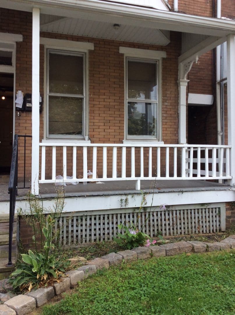 York House: 232 E Cottage Place Apt 2,