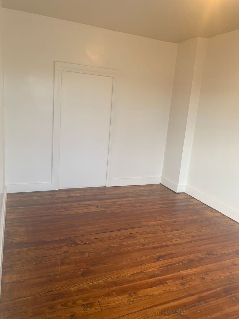 York House: 734 W King St 2nd Fl