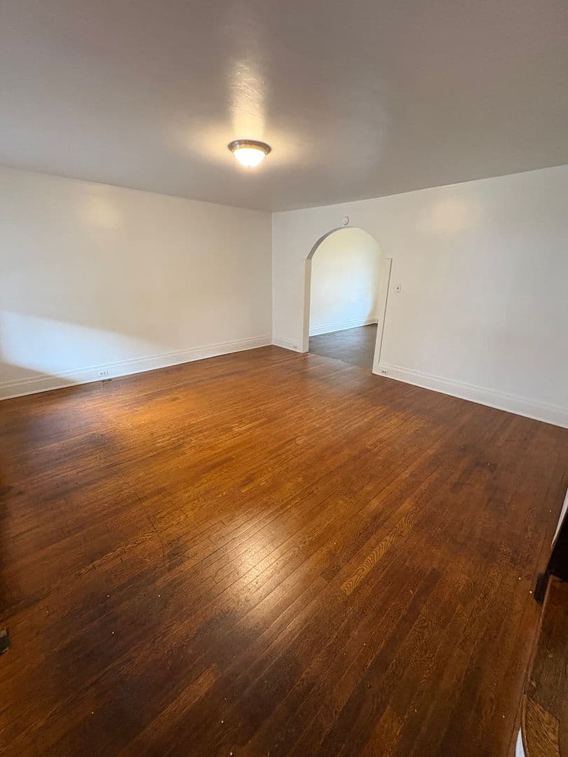 Harrisburg House: 2042 Zarker St (Capitol RE)