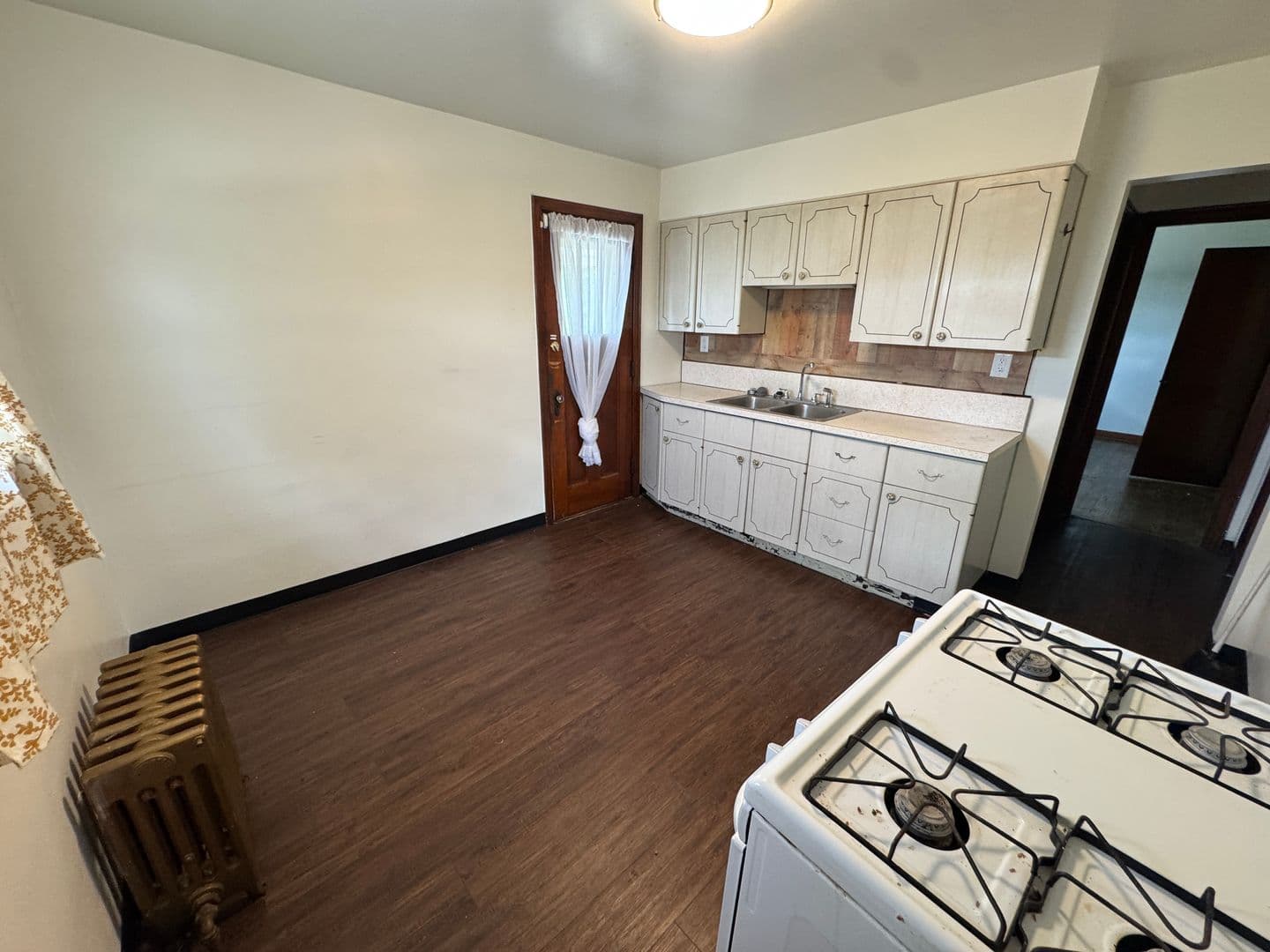 Duquesne House: 701 Mehaffey St