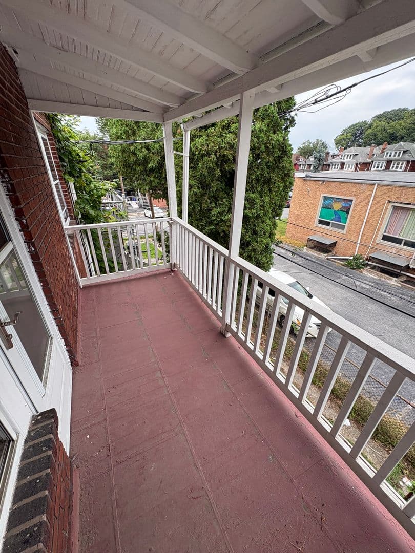 Harrisburg House: 2042 Zarker St (Capitol RE)