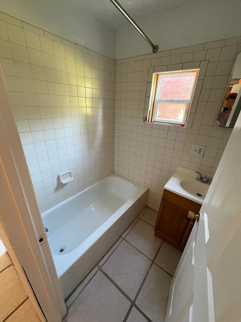 South Williamsport House: 362 Fisher St Unit 1F