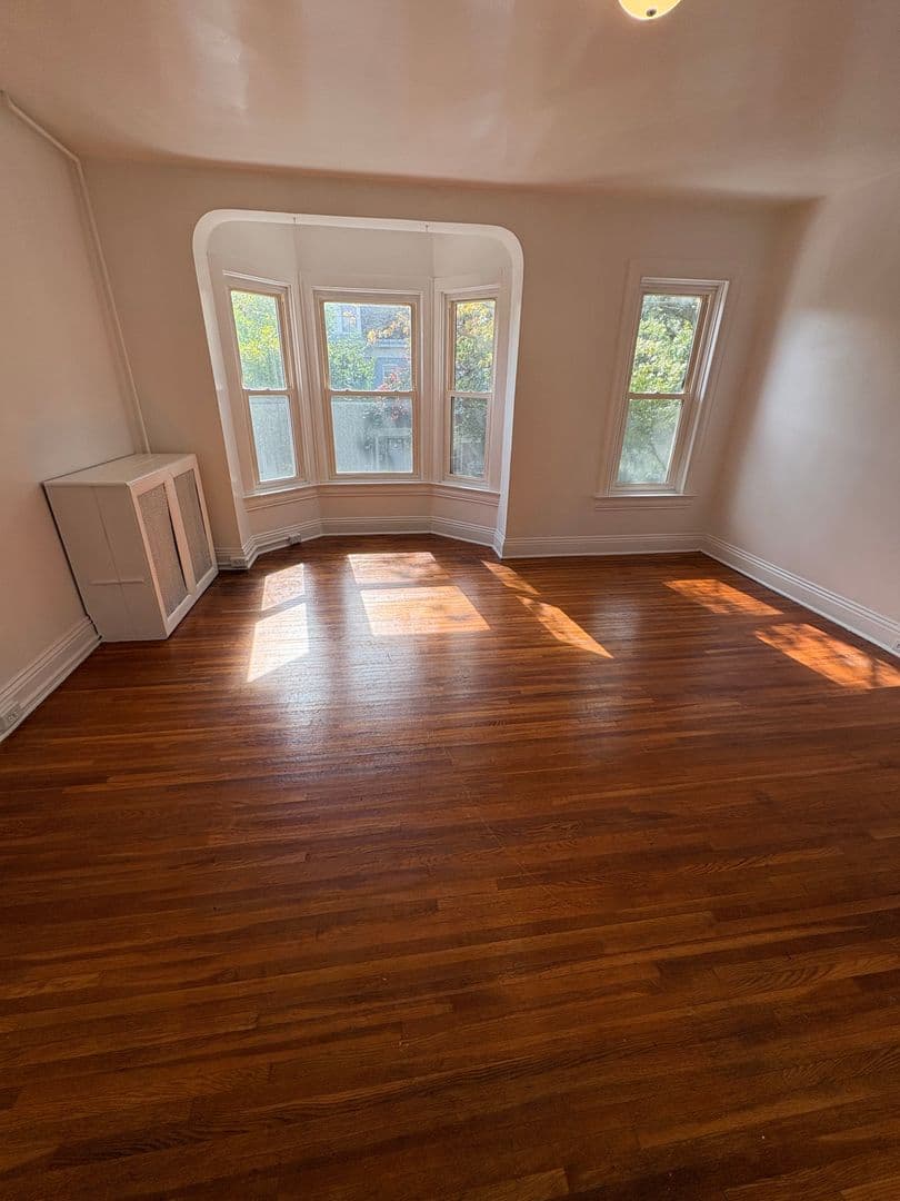 York House: 609 Wallace St Apt 2