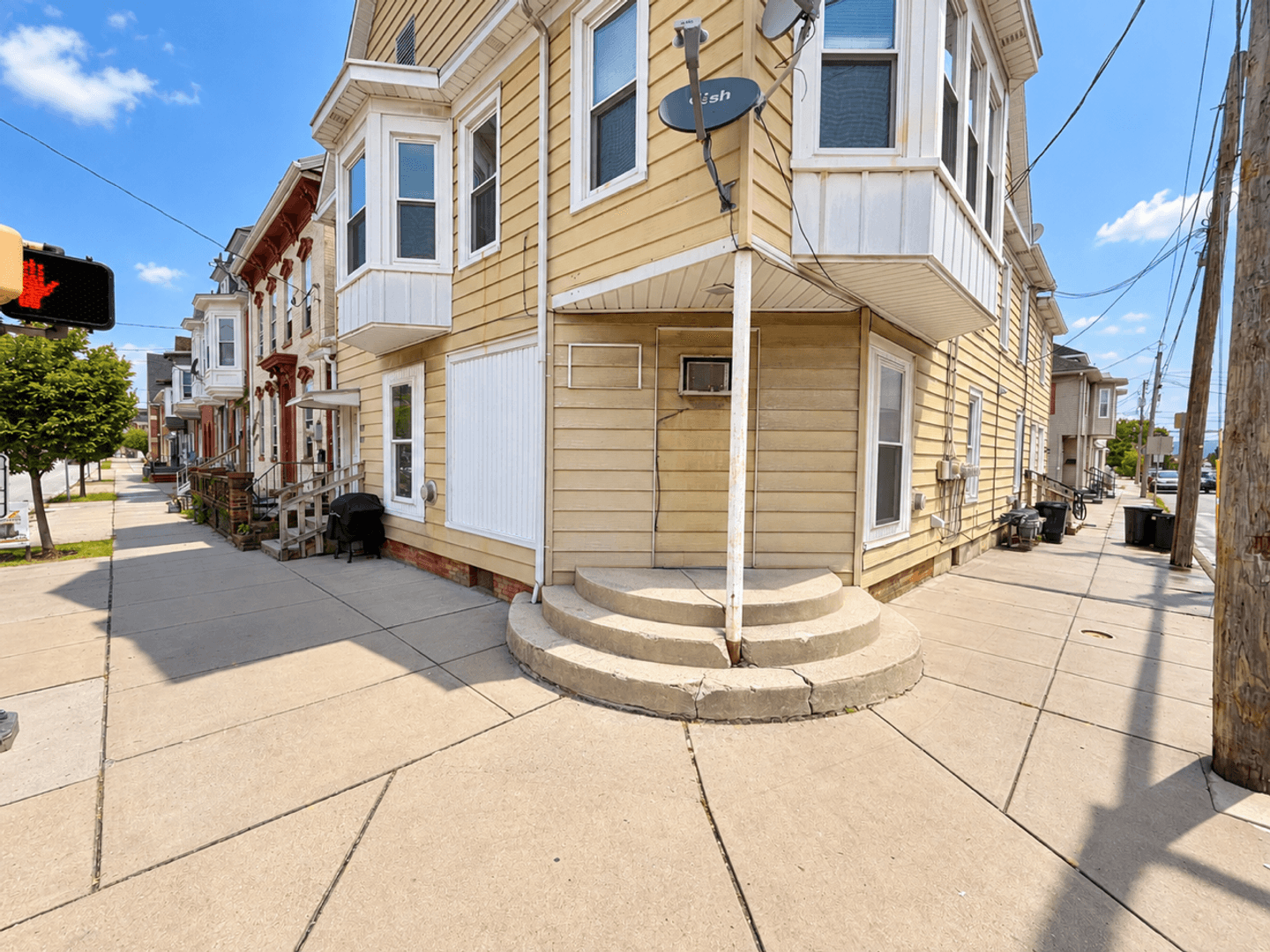 Hanover House: 138 York St