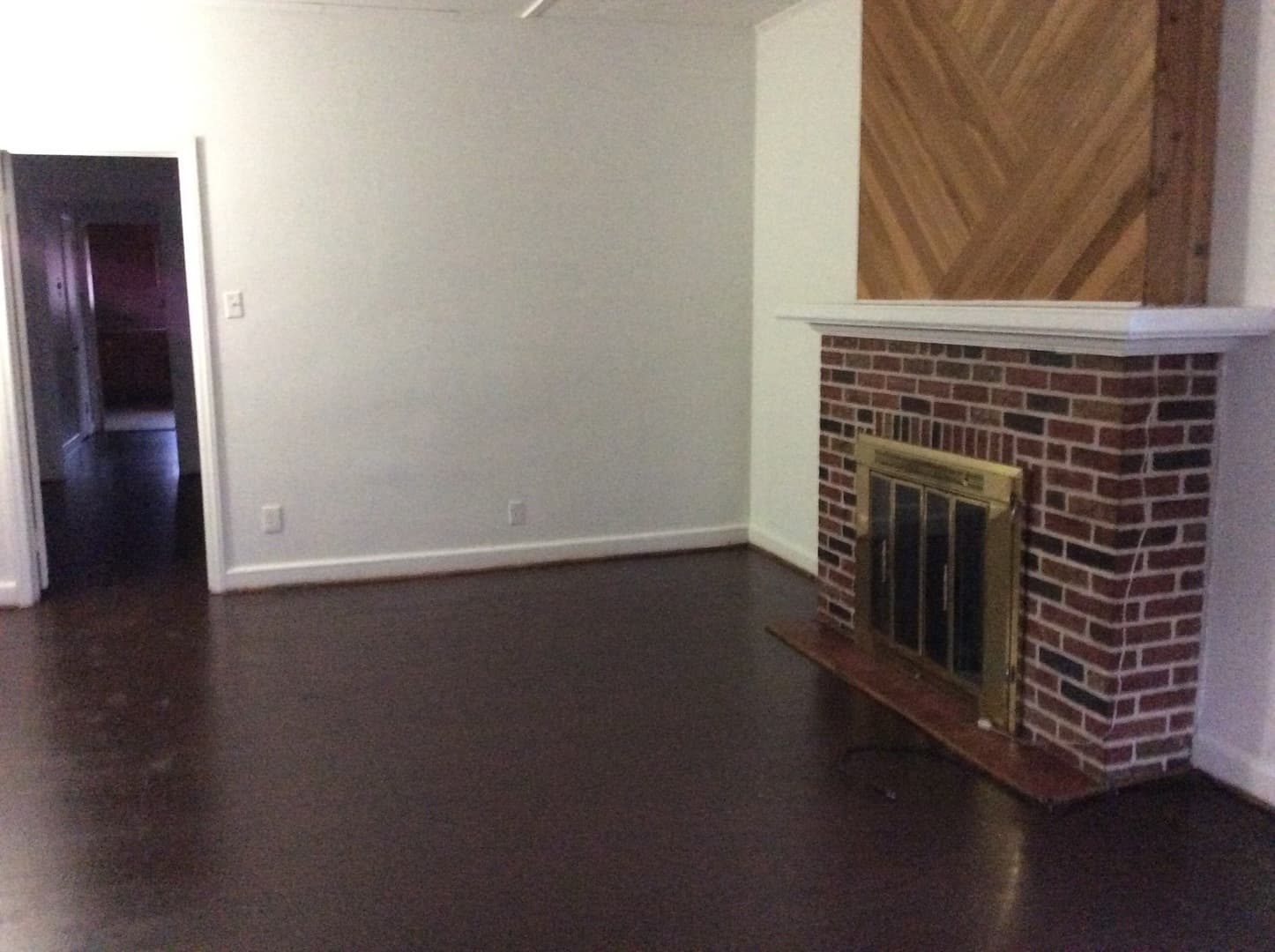 York House: 729 W Poplar St Apt 1