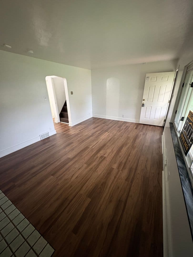 Clairton House: 1304 Decker St