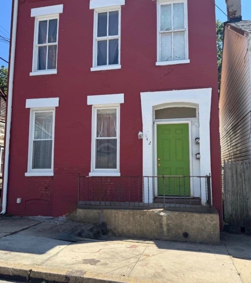 York House: 142 E College Ave Apt 2,