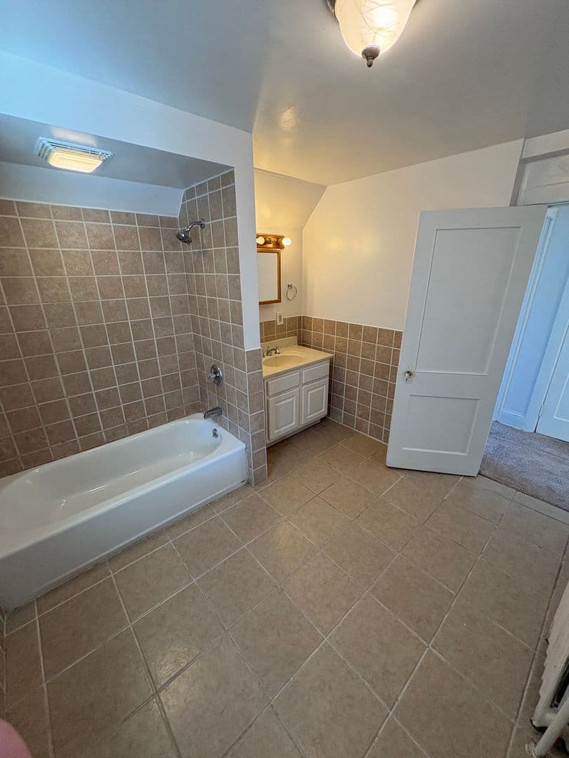 South Williamsport House: 362 Fisher St Unit 3R