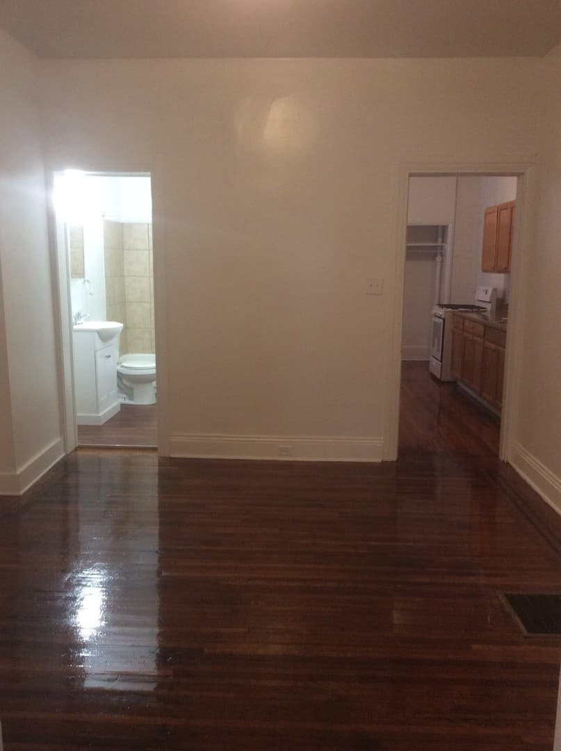 York House: 612 W Princess St Apt 1,